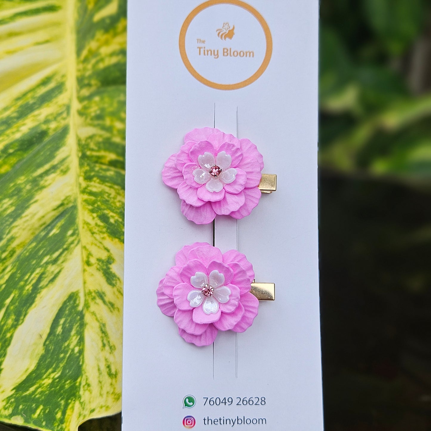 Blush bloom clip