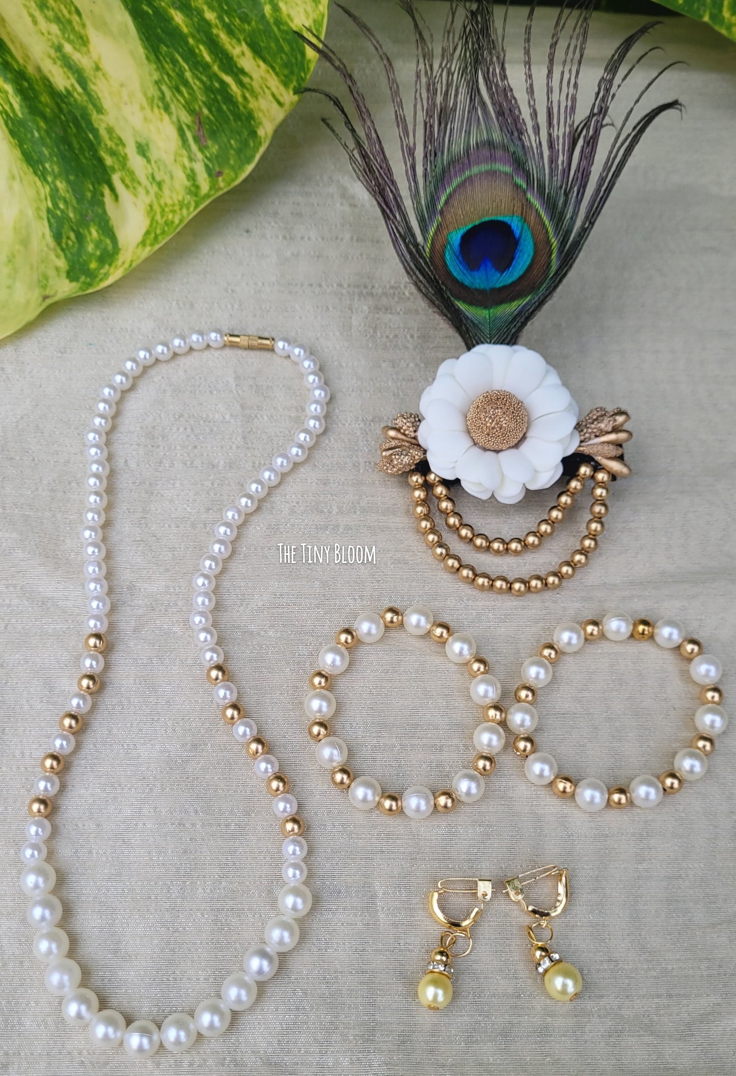 Venmai - Krishna Full set